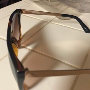 Quay sunglasses like new , hardly worn.